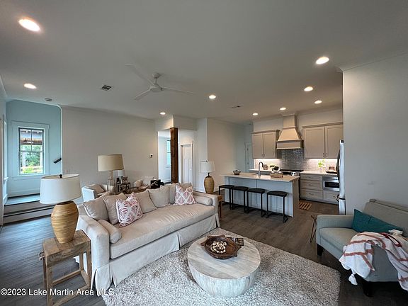 5th image of 108 Waters Edge Dr