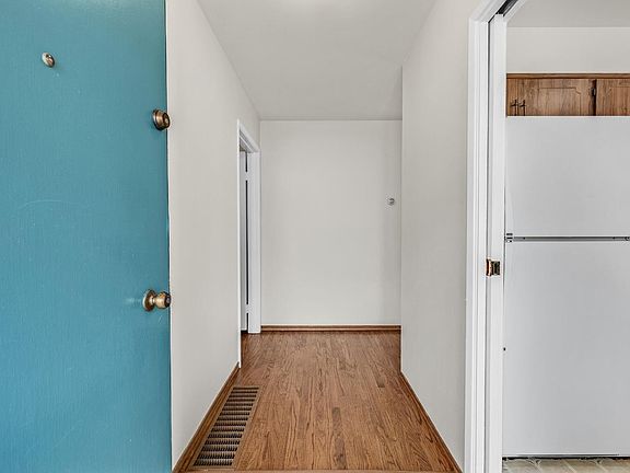 3rd image of 1901 Evergreen Dr