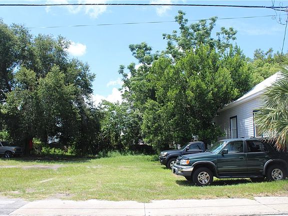 2nd image of 1811 E Columbus Dr