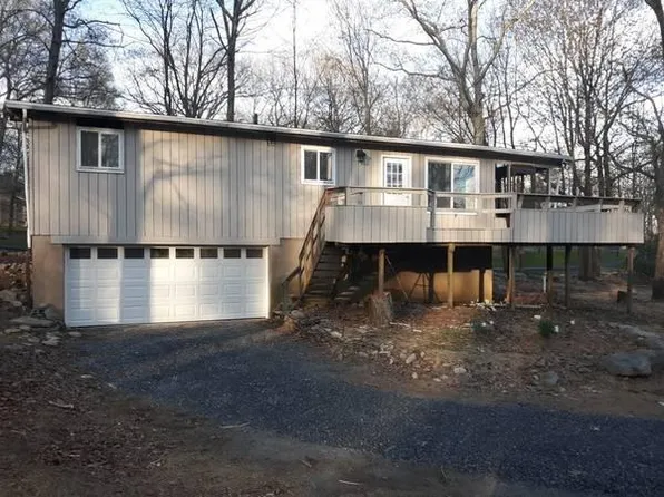 370 Whippoorwill Dr, Bushkill, PA 18324