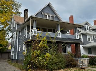 1676 Glenmont Rd #1, Cleveland Hts, OH