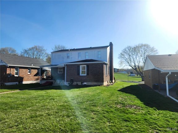 4th image of 1420 Laubach Ave