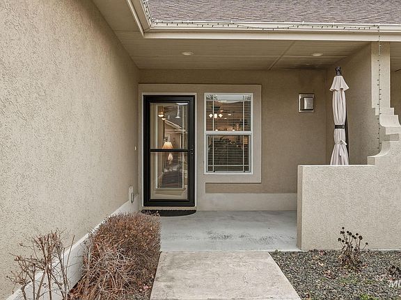 2nd image of 1669 E Horse Creek Ct