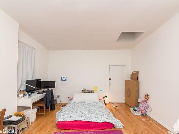 2nd image of 1832 N Lincoln Ave #712