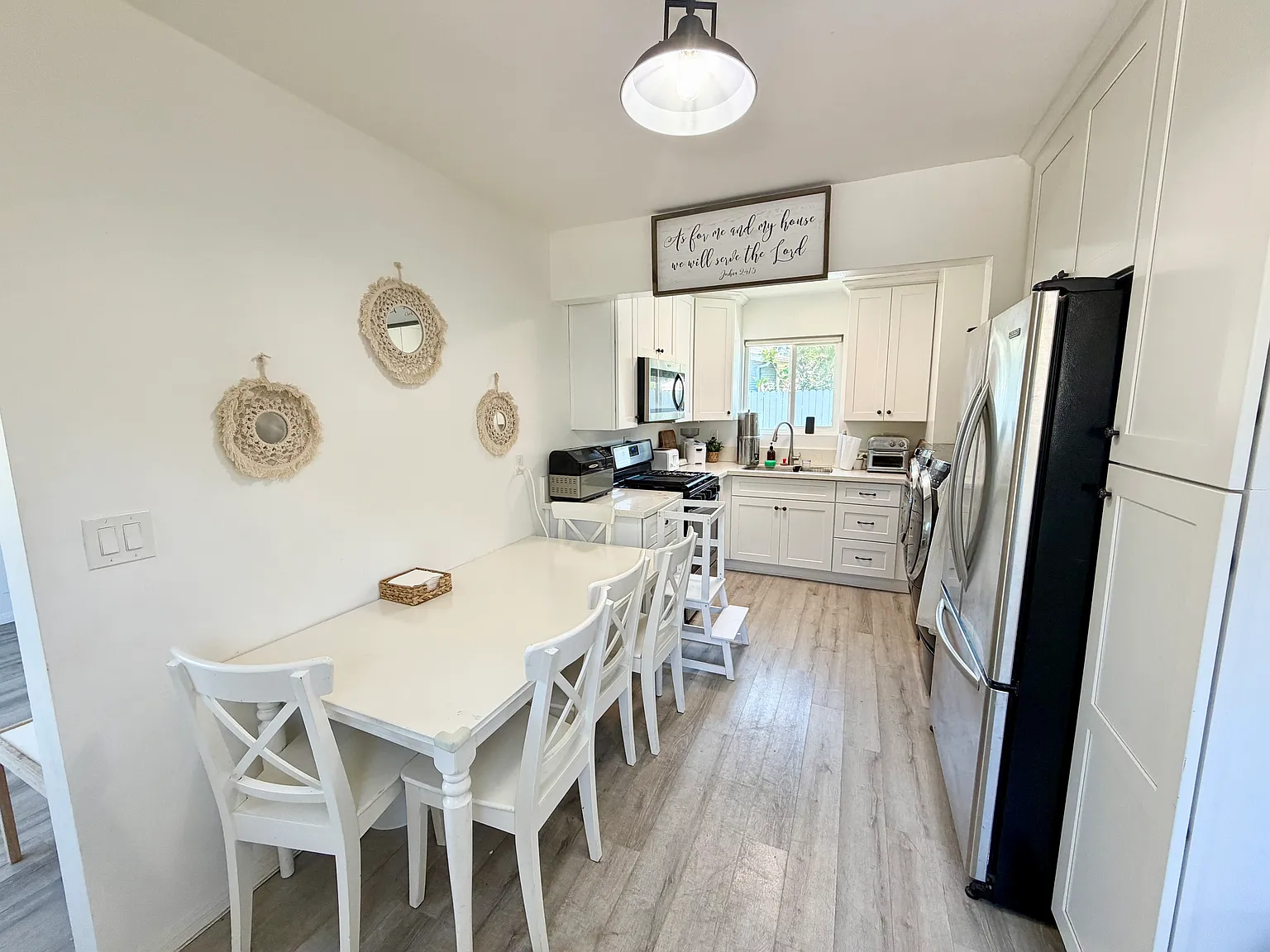 2 bed, 1100 sqft, $3,750 — Photo 2