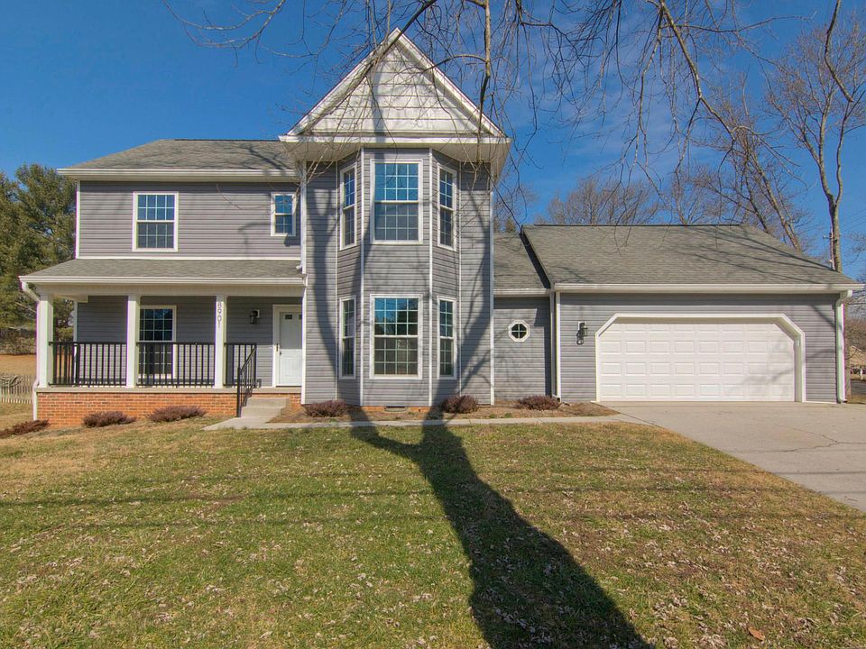 1st image of 8901 Chimney Point Dr