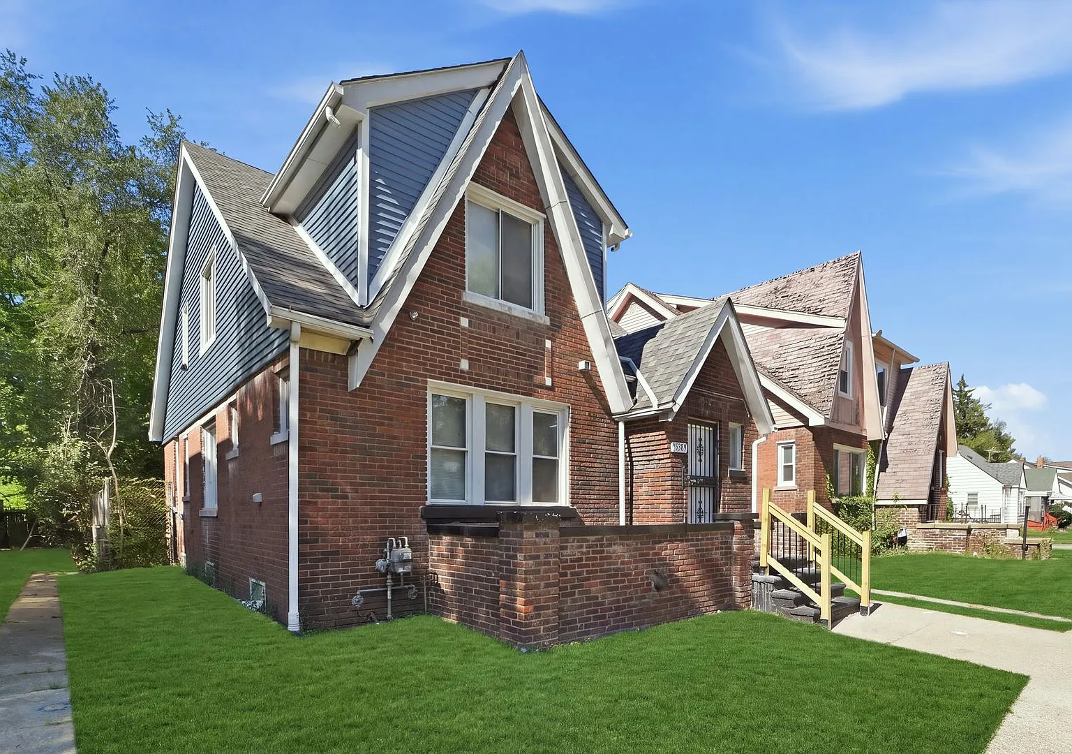 Brick Colonial with Space for the Whole Family - Section 8 Approved — Photo 2