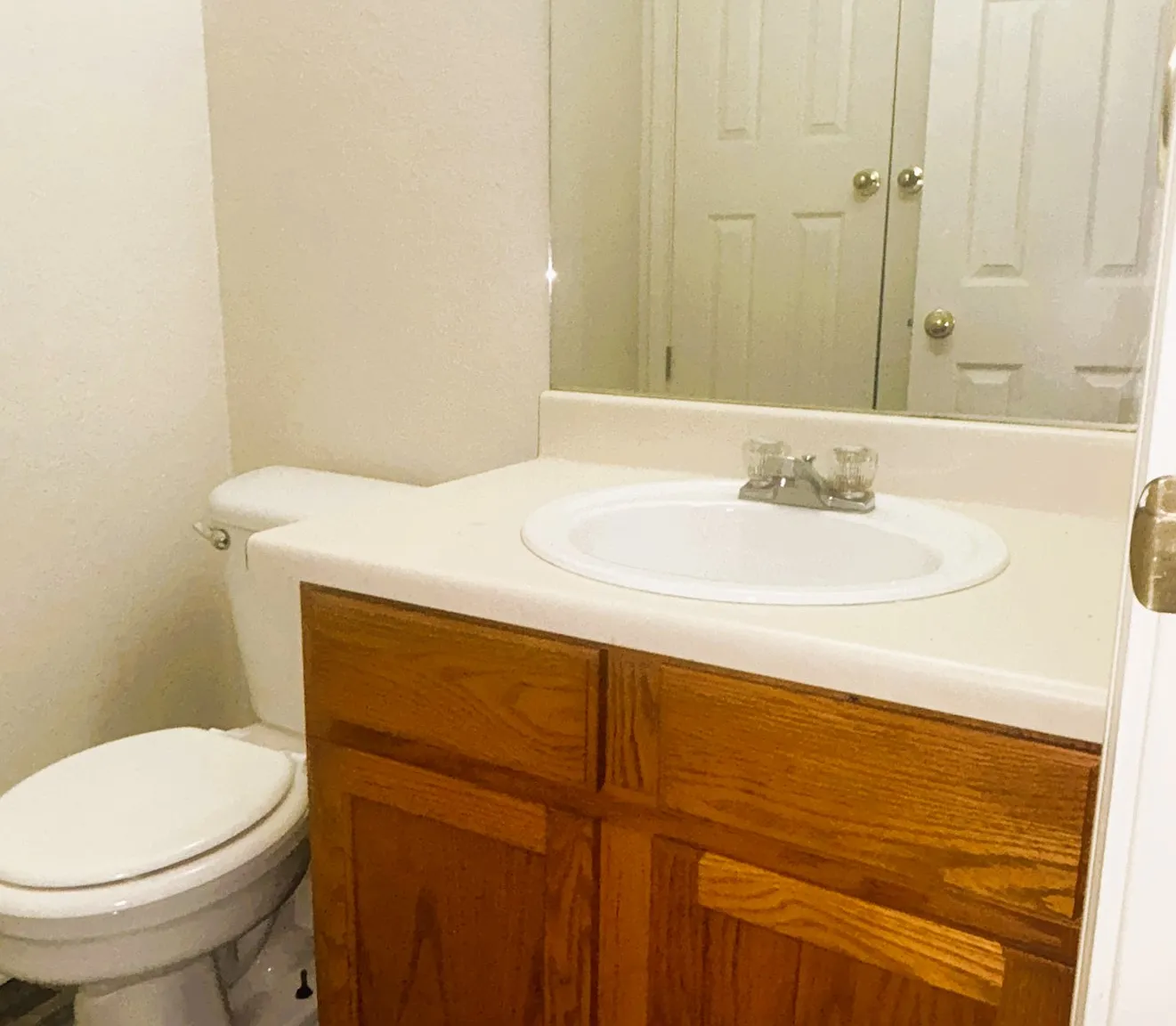 2 bed, 1.5 bath, 950 sqft, $840 — Photo 4