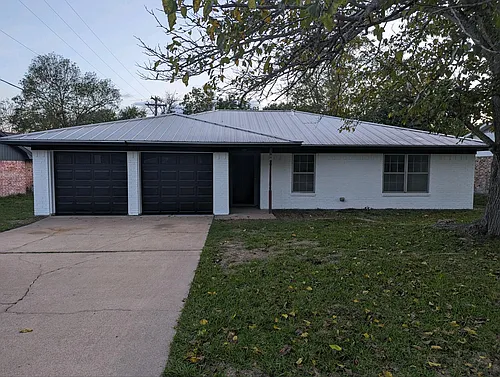 2304 Barak Ln Photo 1