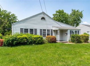 44 Sutton Dr W, Stamford, CT 06906