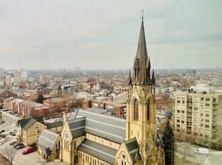 111 Bathurst St #1203, Toronto, ON M5V 0M9