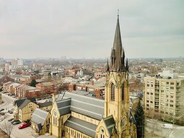 111 Bathurst St, Toronto, ON