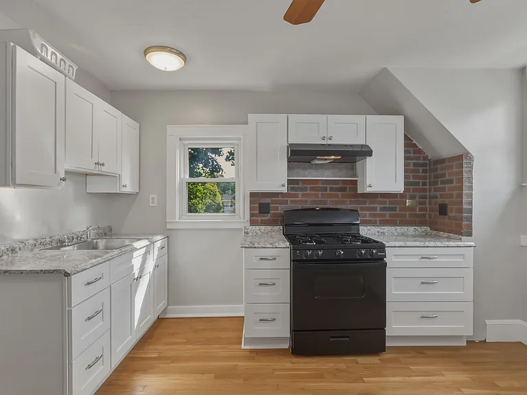 78 Goddard St #2 — Photo 3