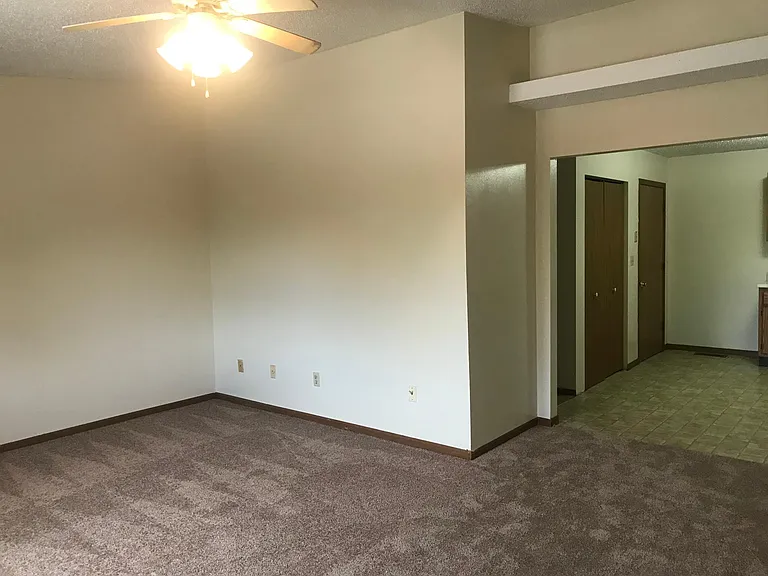 1208 W Jefferson St #I — Photo 13