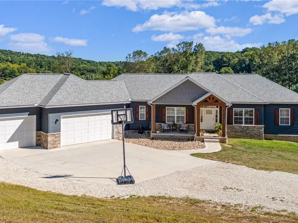 5 Choctaw Trl, Malvern, OH 44644