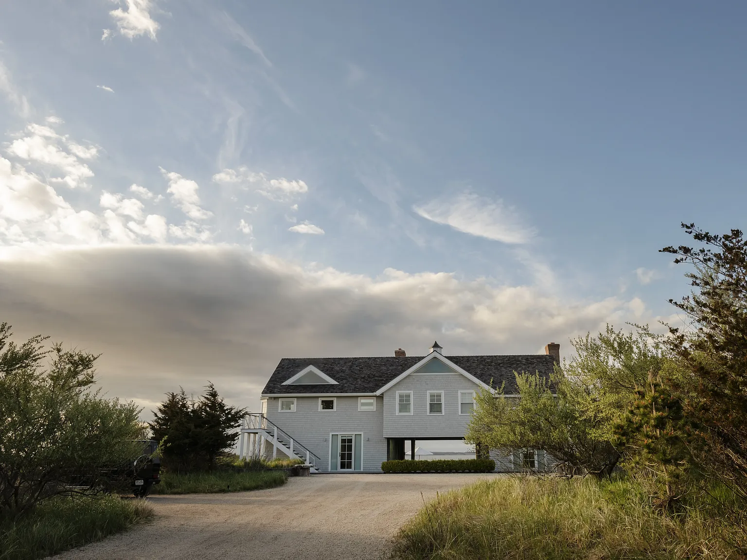 Spectacular Amagansett Waterfront - Designer Home w/Private Beach — Photo 4