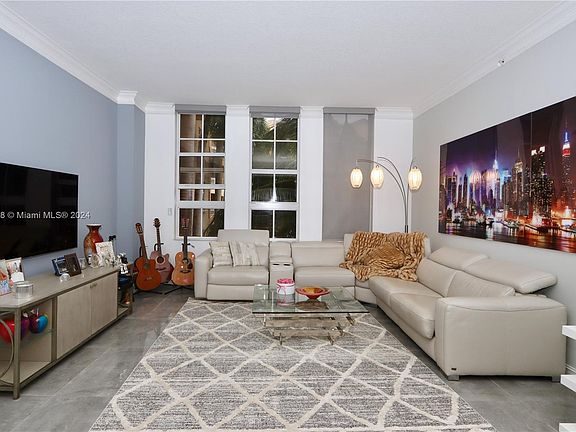 2nd image of 3001 NE 185th St APT 338