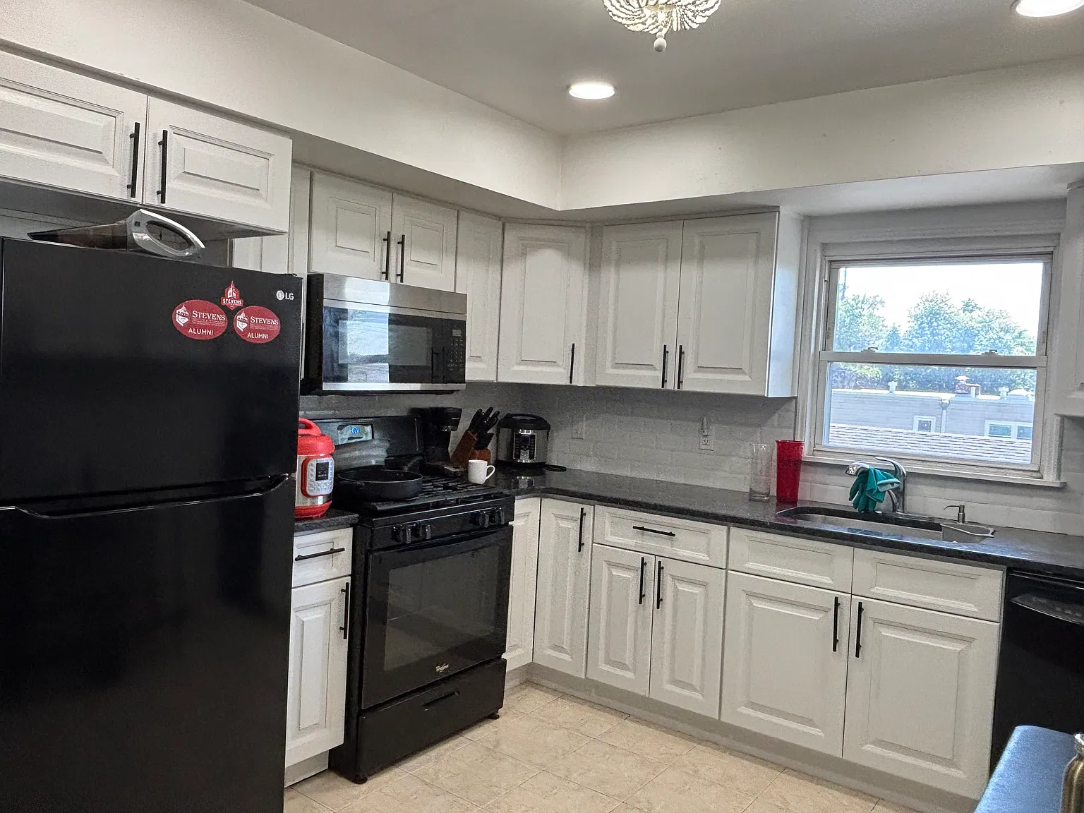 3 bed, $2,450 — Photo 4