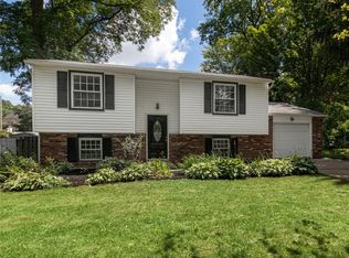 1755 Stirling Rd, Madison, OH 44057