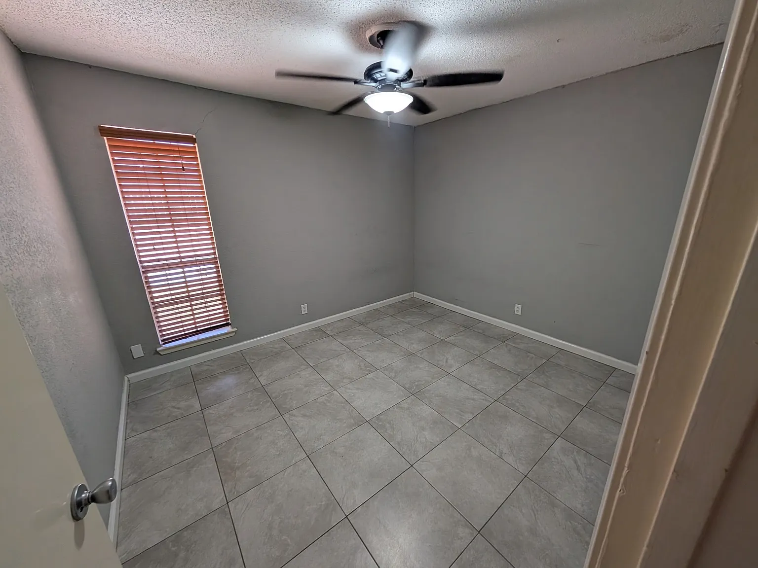 2 bed, 1060 sqft, $1,800 — Photo 4