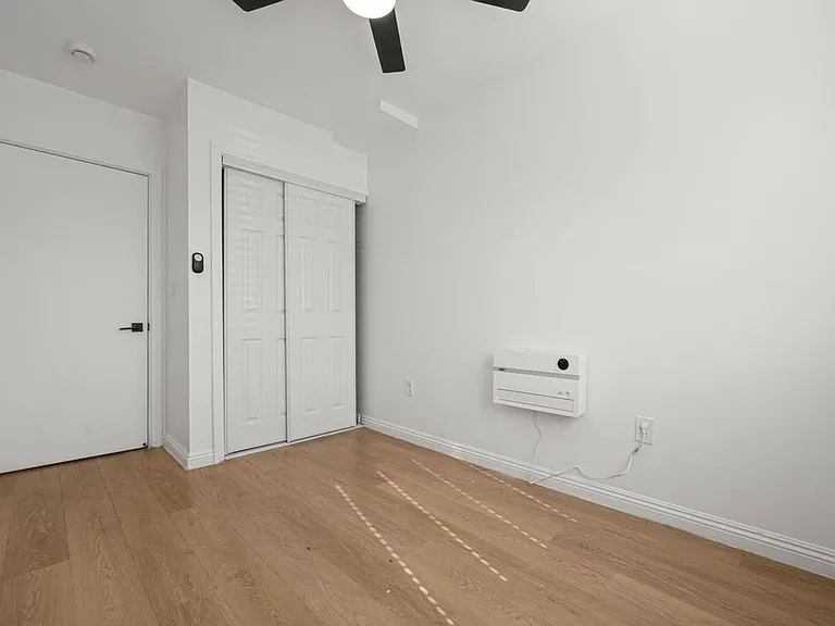 634 W 92nd St #20A — Photo 10
