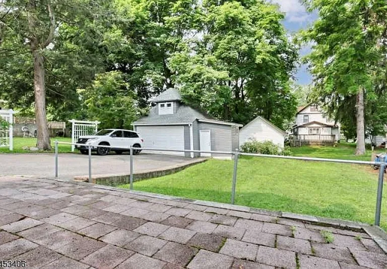 120 Liberty St — Photo 26