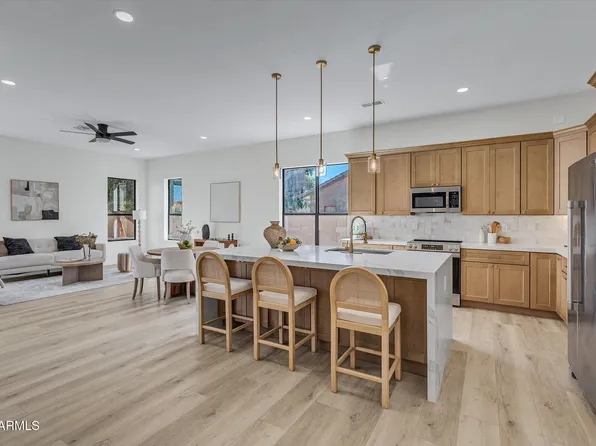 5533 W WEST WIND Drive, Glendale, AZ 85310
