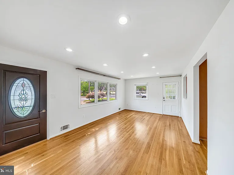 7411 Tillman Dr — Photo 15