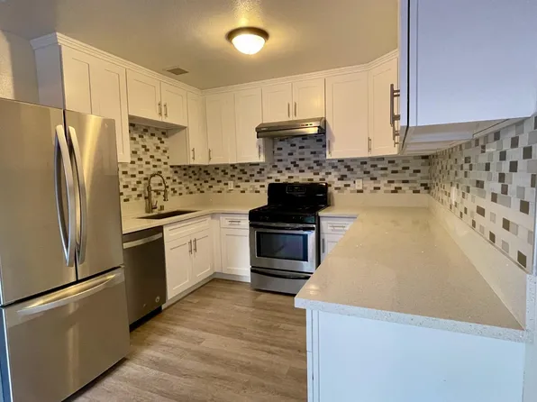 1010 Marlin Dr, Vista, CA 92084