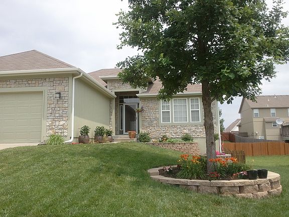 2nd image of 1717 SE Cardinal Dr