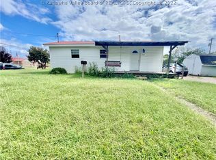 514 Brown St, Ravenswood, WV 26164