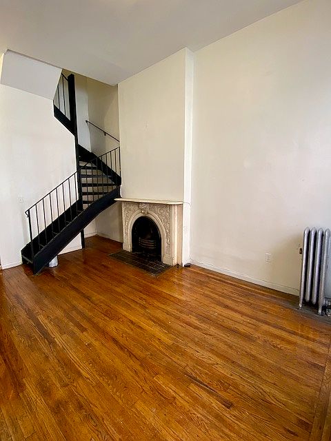 2nd image of 118 E 31st St #2B