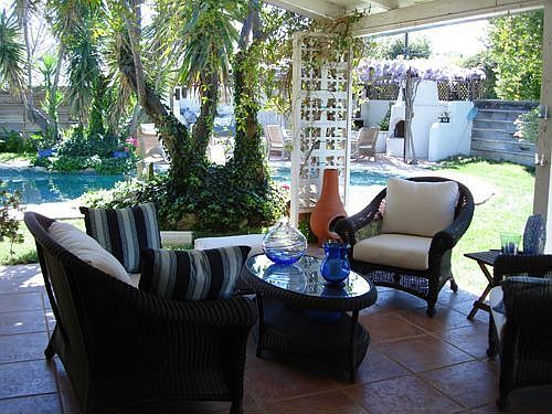 Outdoor LR from patio