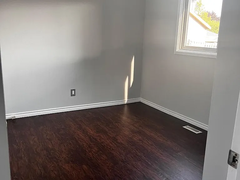 17 Renny Cres #BASEMENT — Photo 14