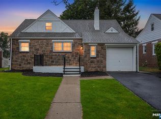 179 Huguenot Dr, New Milford, NJ 07646