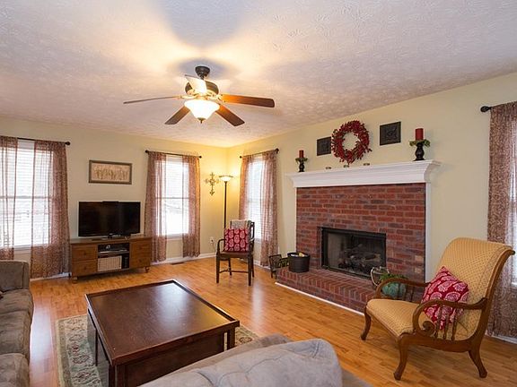 5th image of 70 Guinn Dr