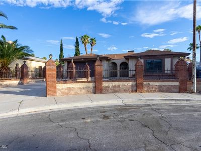 5881 Arandas Ct, Las Vegas, NV, 89103