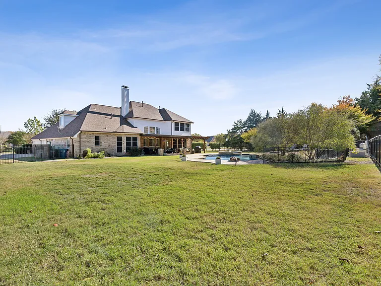5801 Hathaway Dr — Photo 20