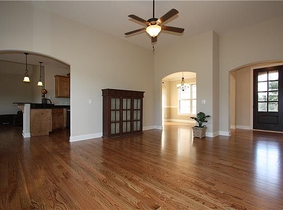 5th image of 1022 Dillon Ln Lot 40