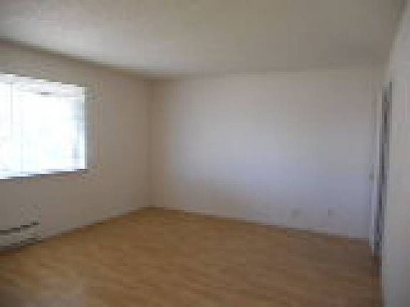 3rd image of 725 Auburn Pl APT 214