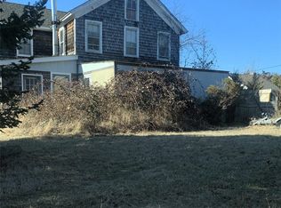 12 Pleasant Ave, Westhampton, NY 11977