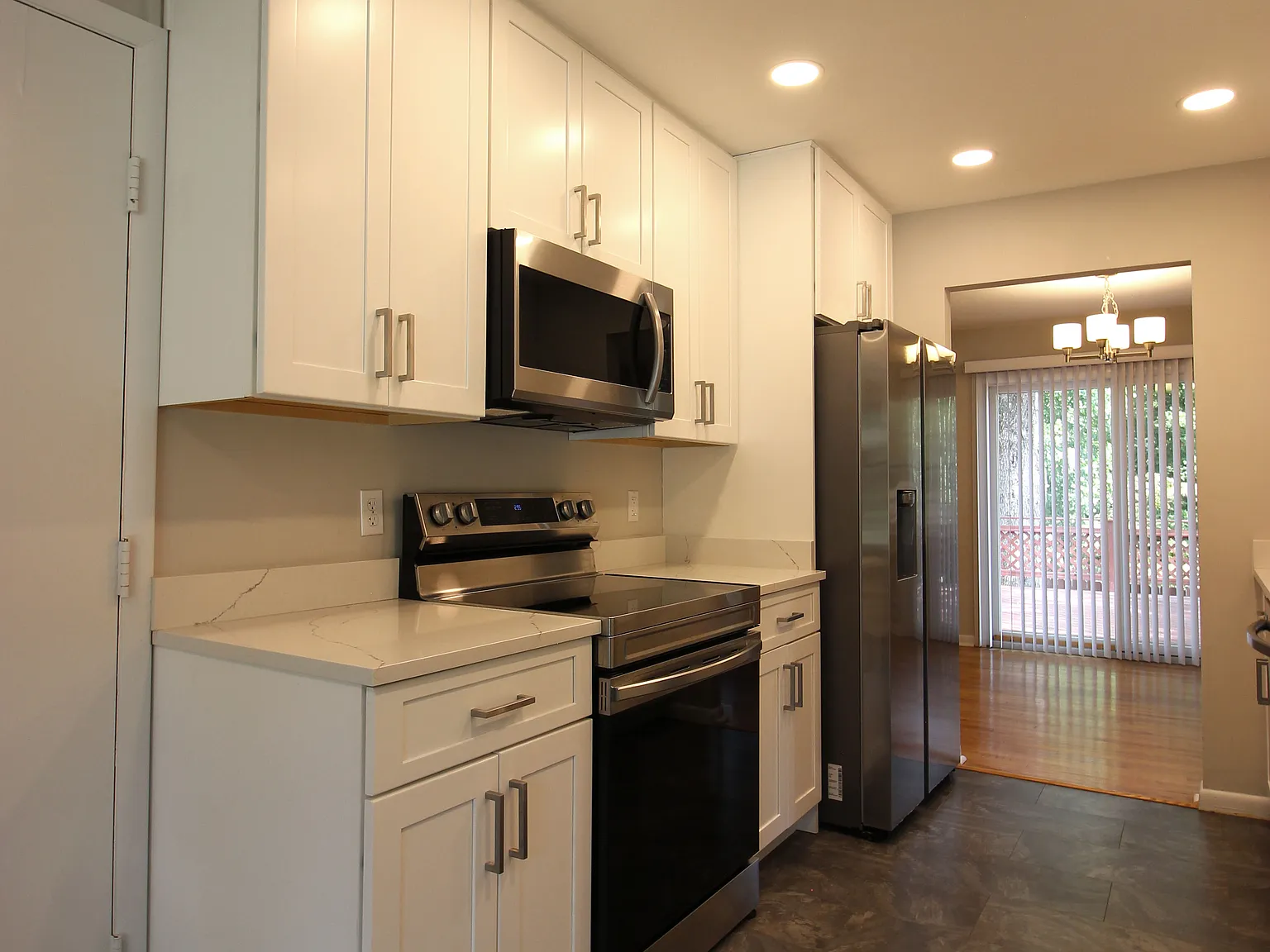 5 bed, 2.5 bath, 2199 sqft, $3,800 — Photo 4