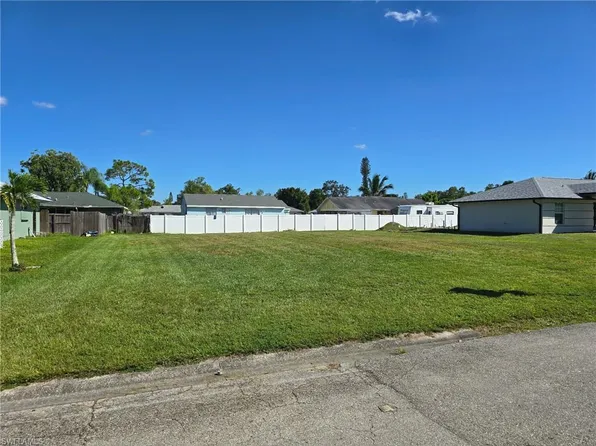 825 Zana DR, FORT MYERS, FL 33905