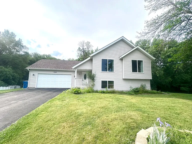 3345 Minnesota Ln N — Photo 38