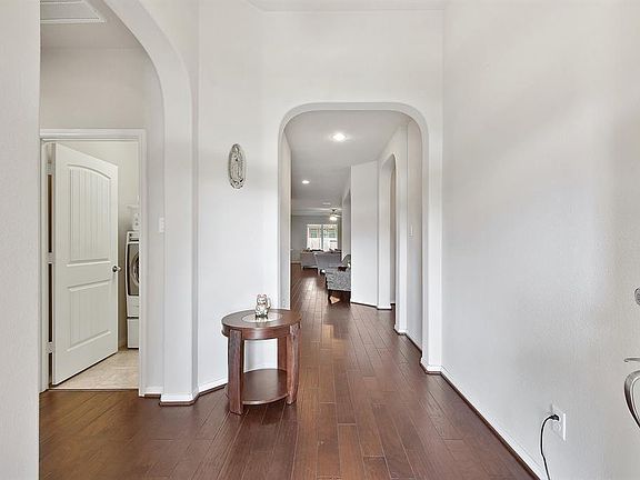 2nd image of 208 Dove Meadow Dr