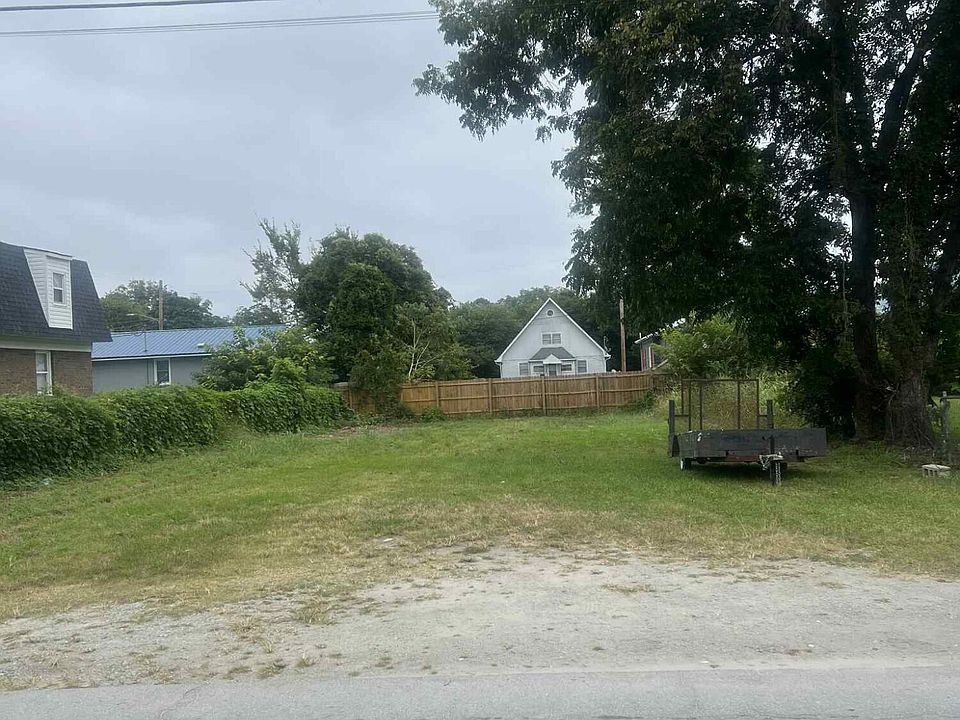 2nd image of 724 Oak Street