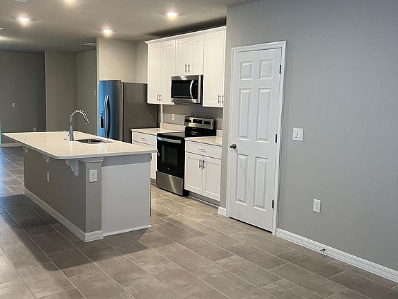 3rd image of 5284 Stephs Field St