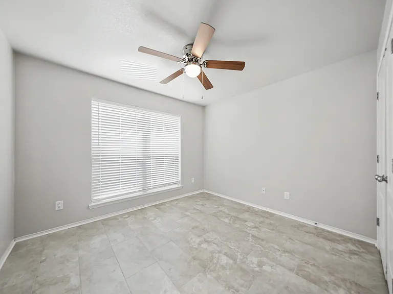 2103 Jefferson Ct S — Photo 16