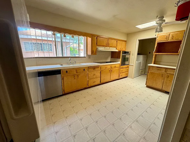1705 California St NE — Photo 7
