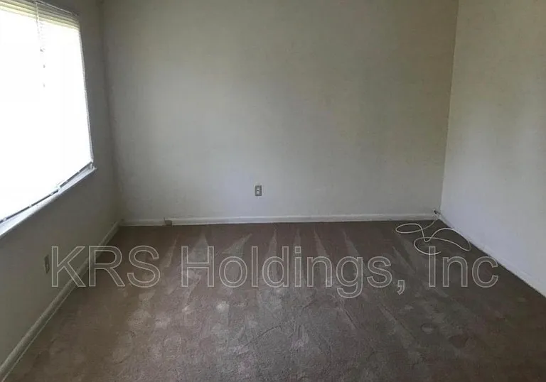 4916 Bark Ln — Photo 4